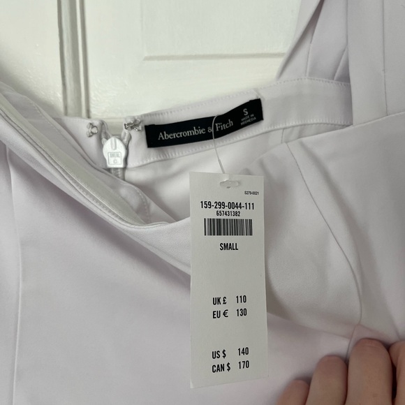 NWT Abercrombie White Off the Shoulder Dress - Picture 8 of 10